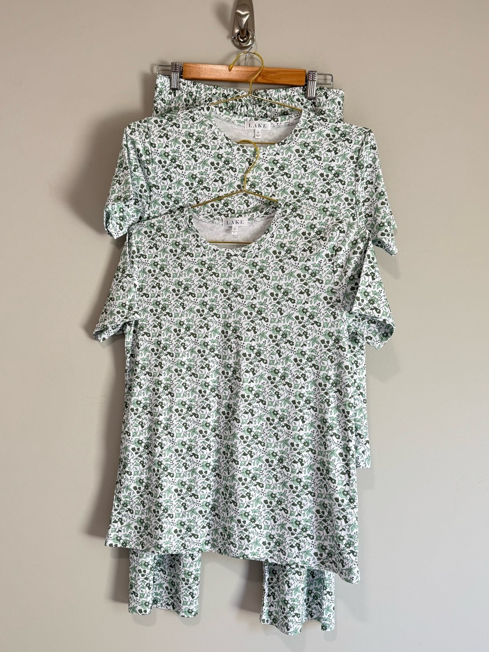 LAKE Floral Short Sleeve 3 Piece Set in Green and White